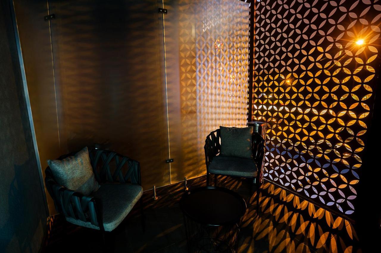 Hotel Kristal Focşani エクステリア 写真