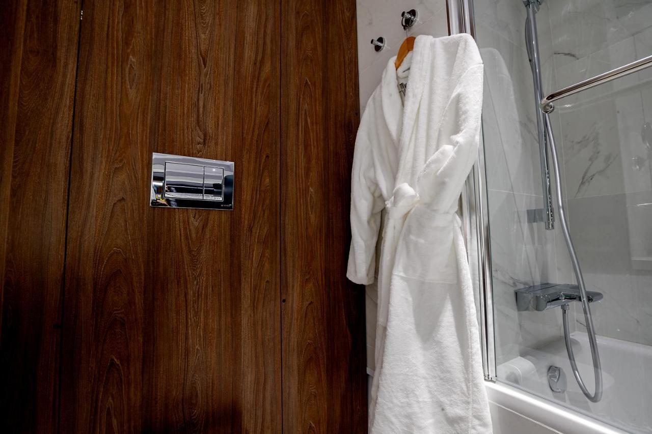 Hotel Kristal Focşani エクステリア 写真