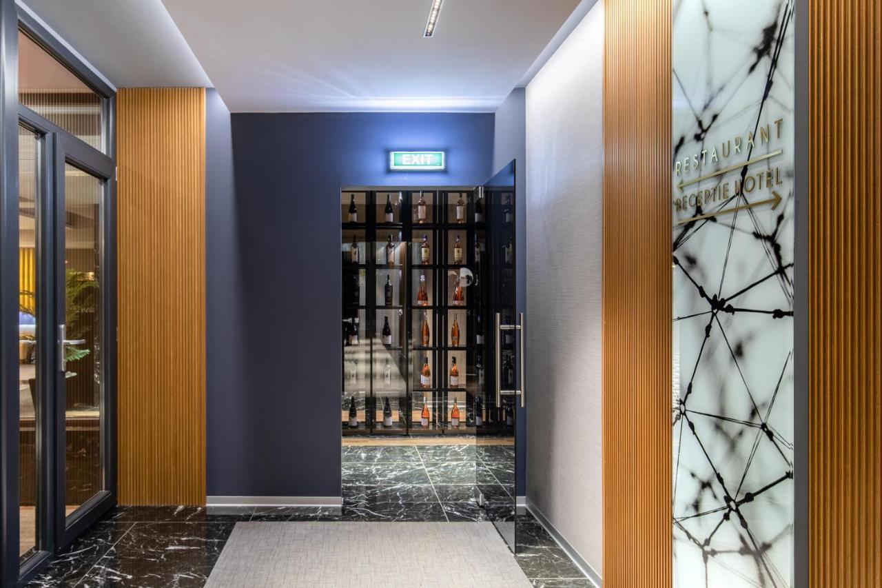Hotel Kristal Focşani エクステリア 写真